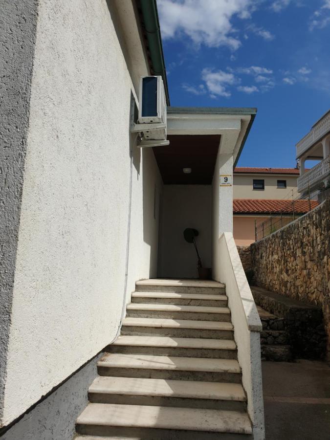 Two Olives Villa Vrbnik  Exteriör bild